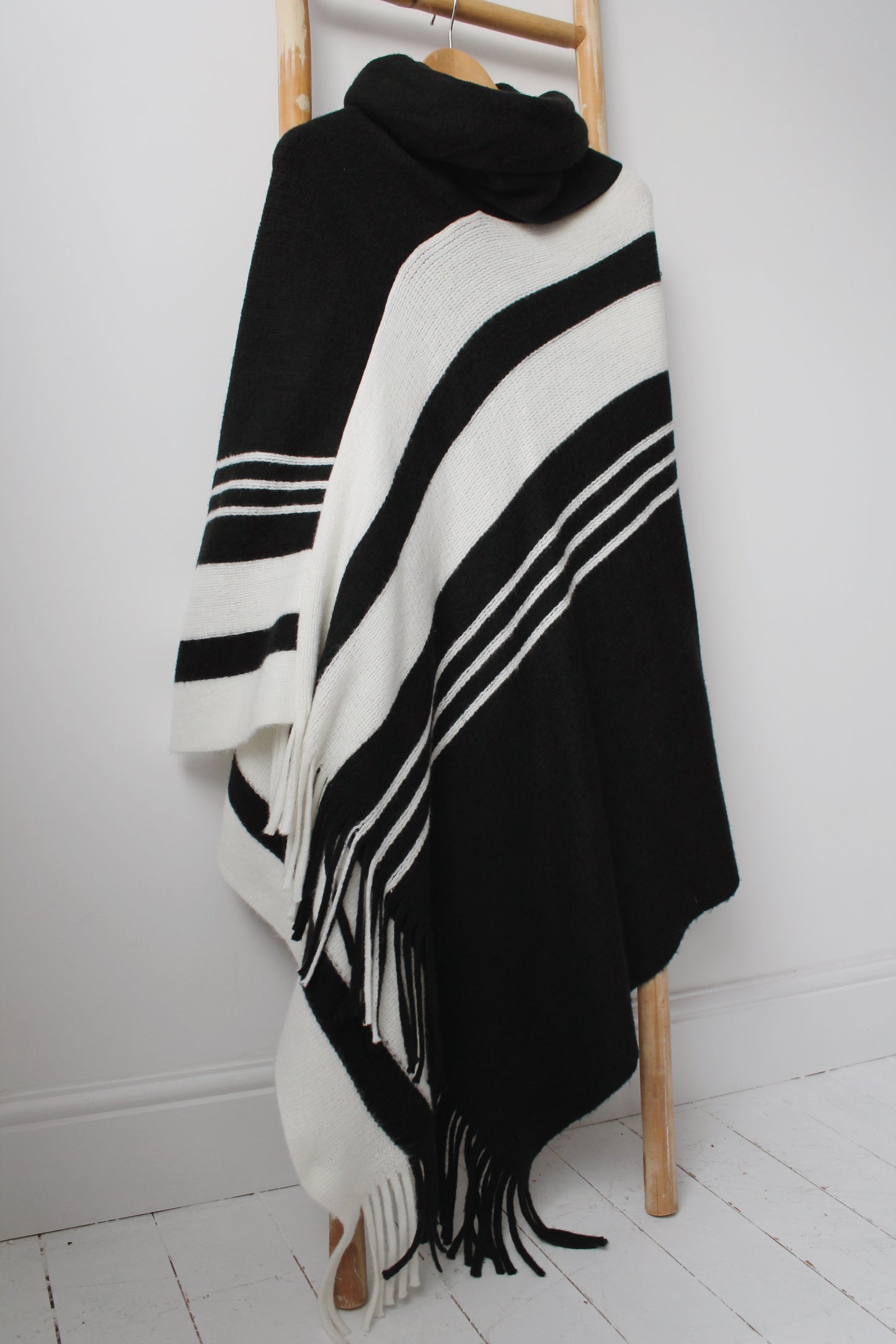 Monochrome Poncho - One Size