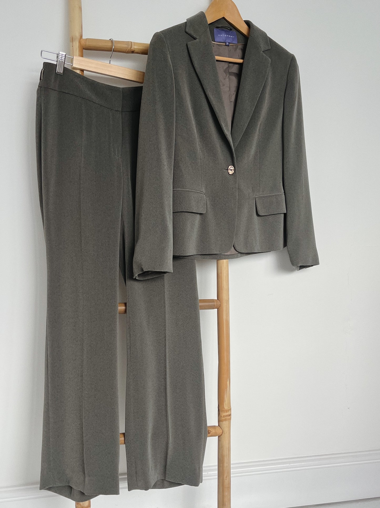 Vintage Autonomy Suit - Size 8