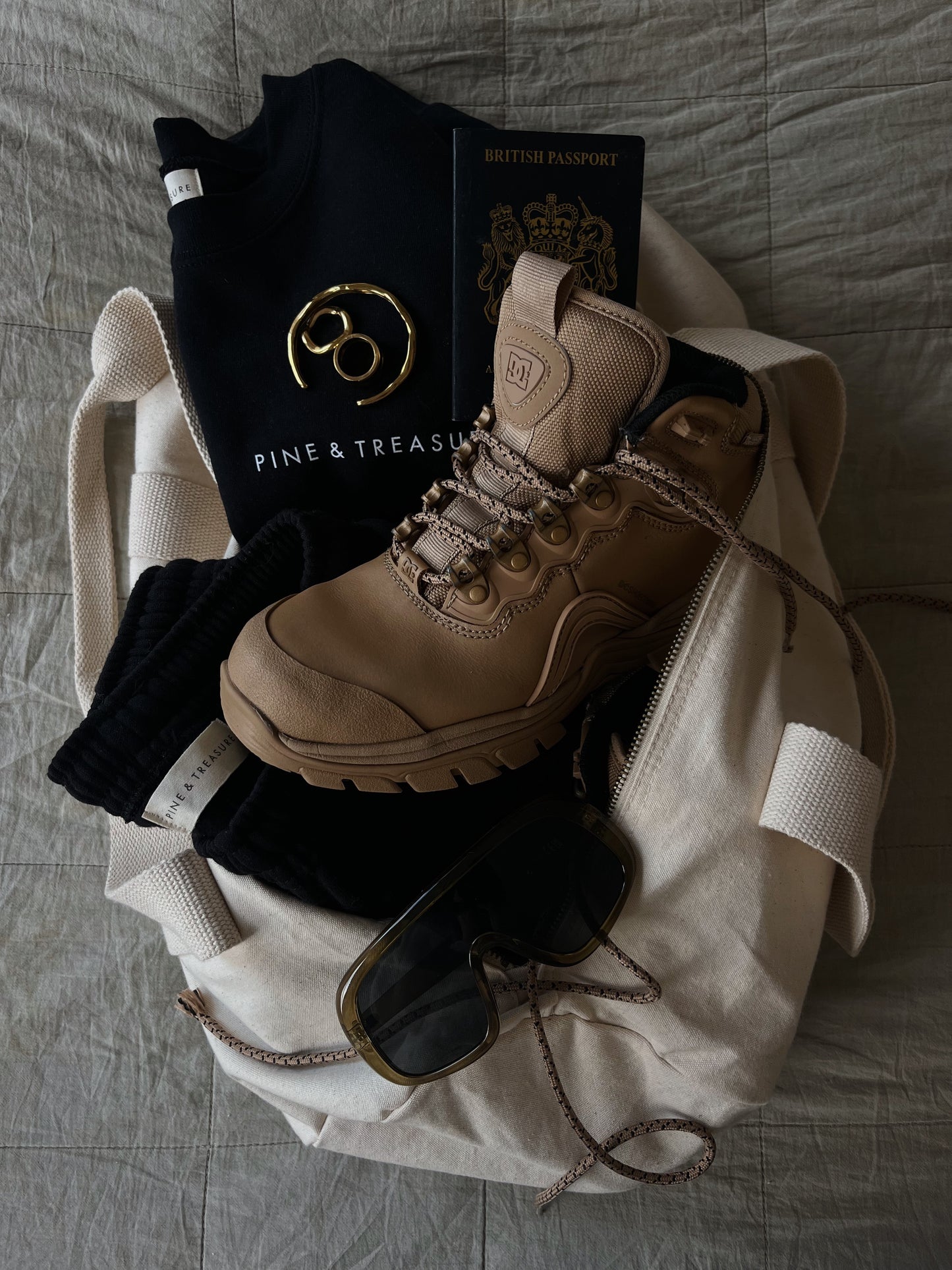 Monochrome Sweatshirts