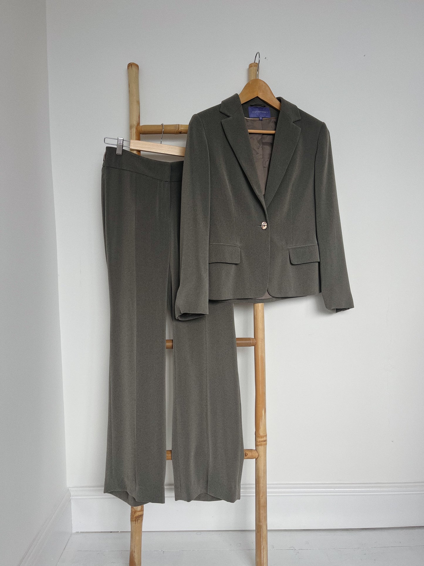 Vintage Autonomy Suit - Size 8