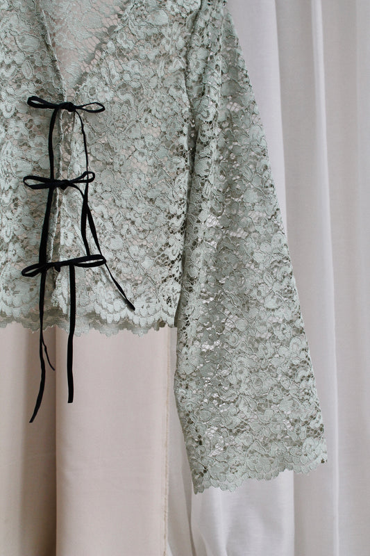 Long Sleeve Tie Top (S & XL)