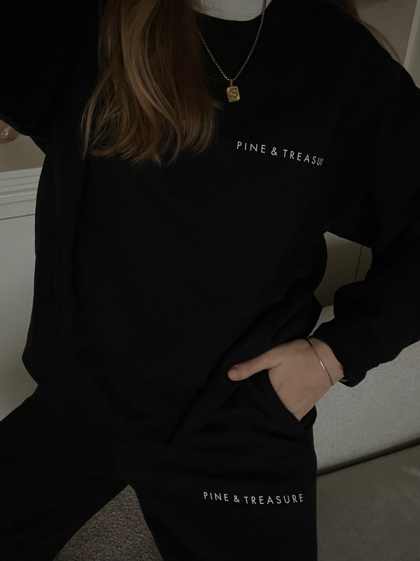 Monochrome Sweatshirts