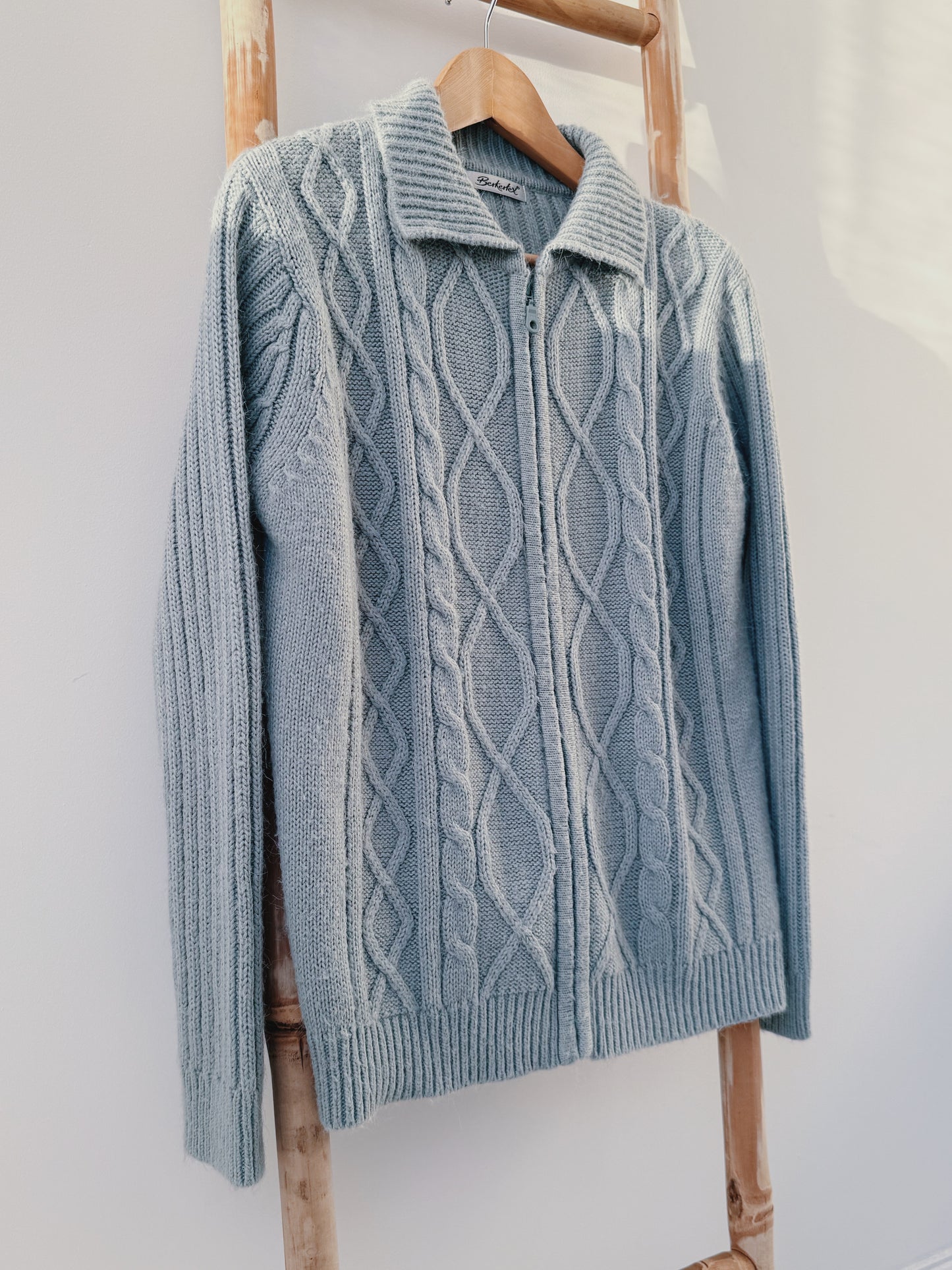 Bluey/Grey Vintage Zip-Up - Size 12-16