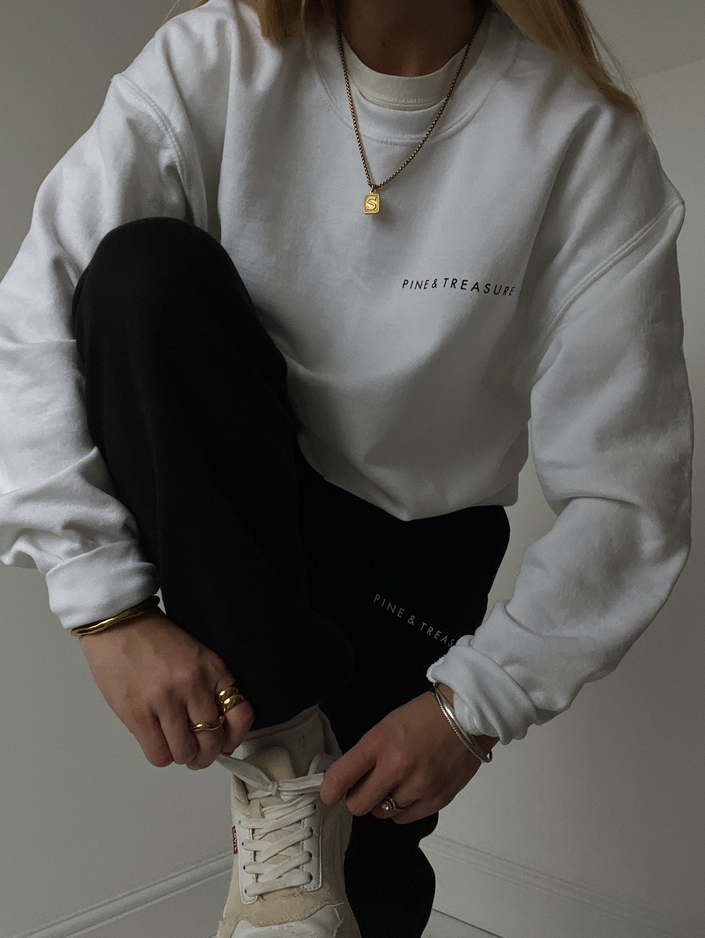 Monochrome Sweatshirts