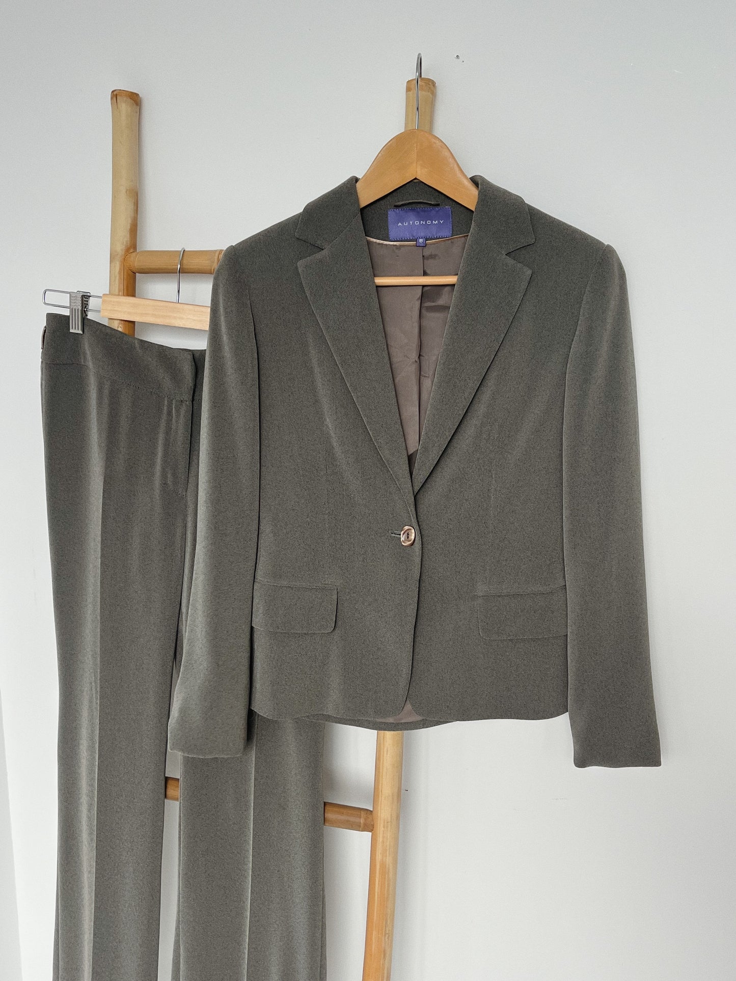 Vintage Autonomy Suit - Size 8