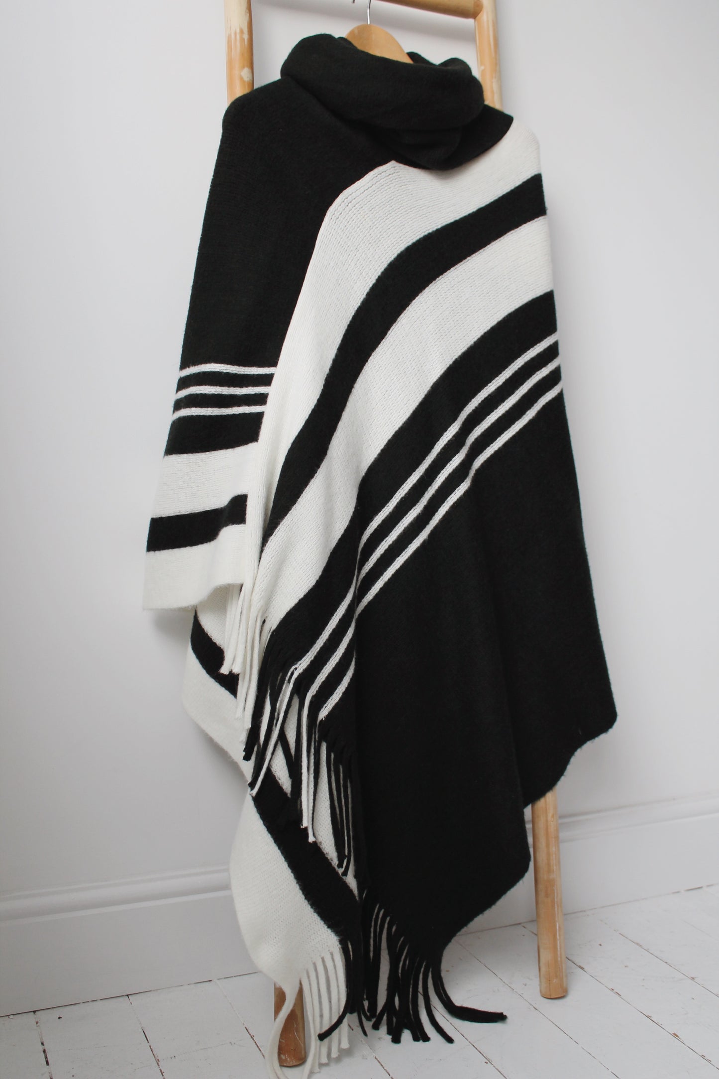 Monochrome Poncho - One Size